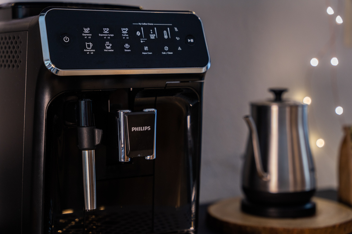 Wake up to your choice of a freshly ground cup of coffee, espresso, Americano or latte!  All from this magic machine. 