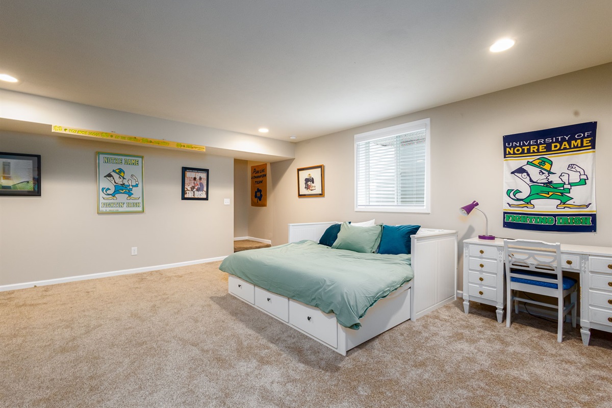 King Daybed - Basement