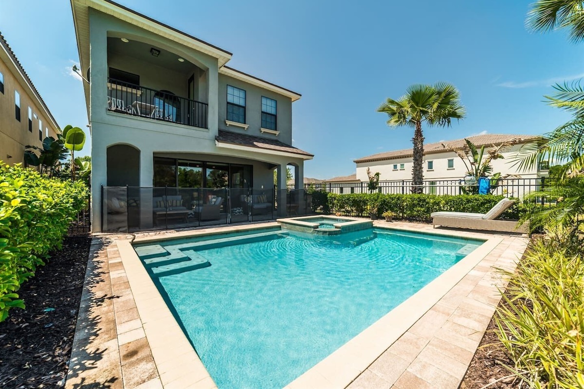 back yard with Pool and gold court view