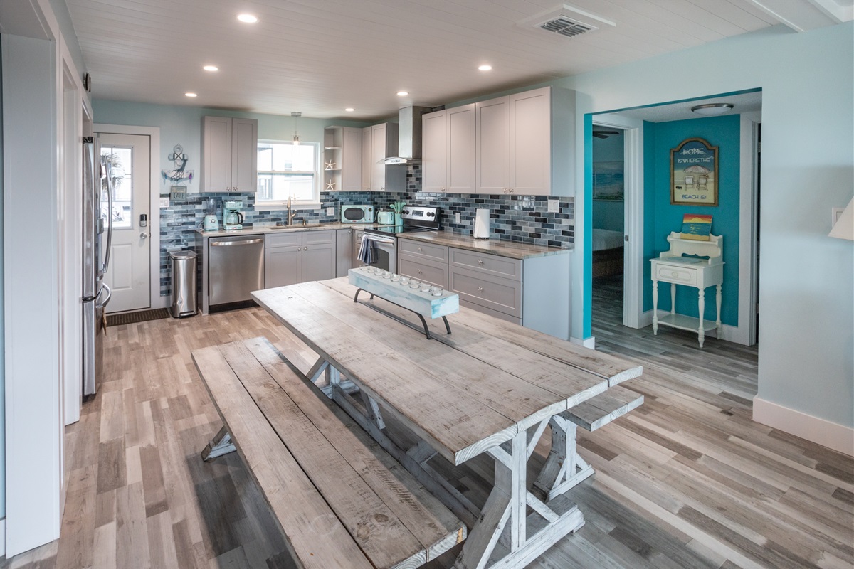 Dining/kitchen