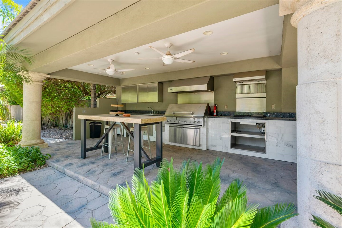 7BR+ Bonus Room Phoenician Mansion w/ Hot Tub&Pool-Heat Avail! — 7BR+Bonus Room Phoenician Estate • Heated Pool + Hot Tub, Phoenix, Arizona — photo 55