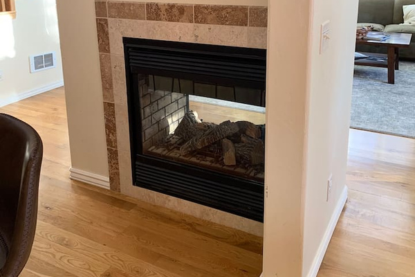 Double-sided fireplace 
