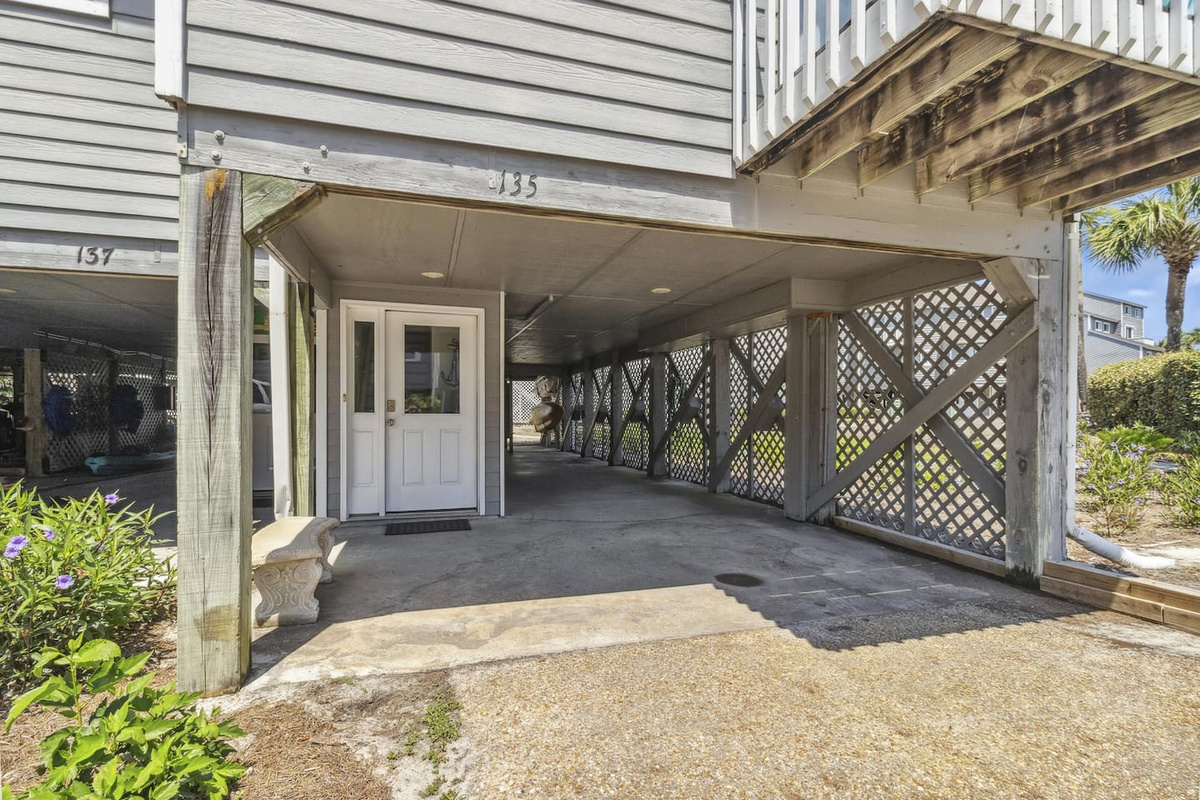 Entrance to end unit townhome of Dune Reel Good.