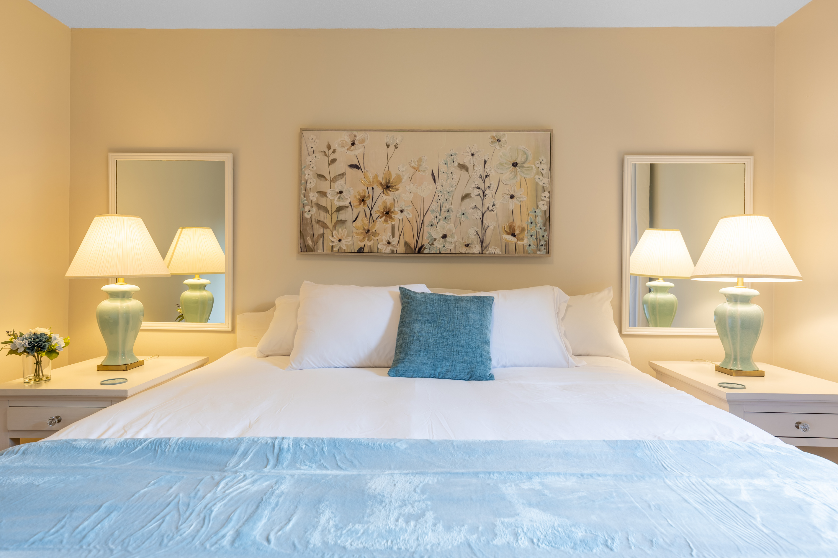 Enjoy the luxurious sheets and incredible memory foam mattress