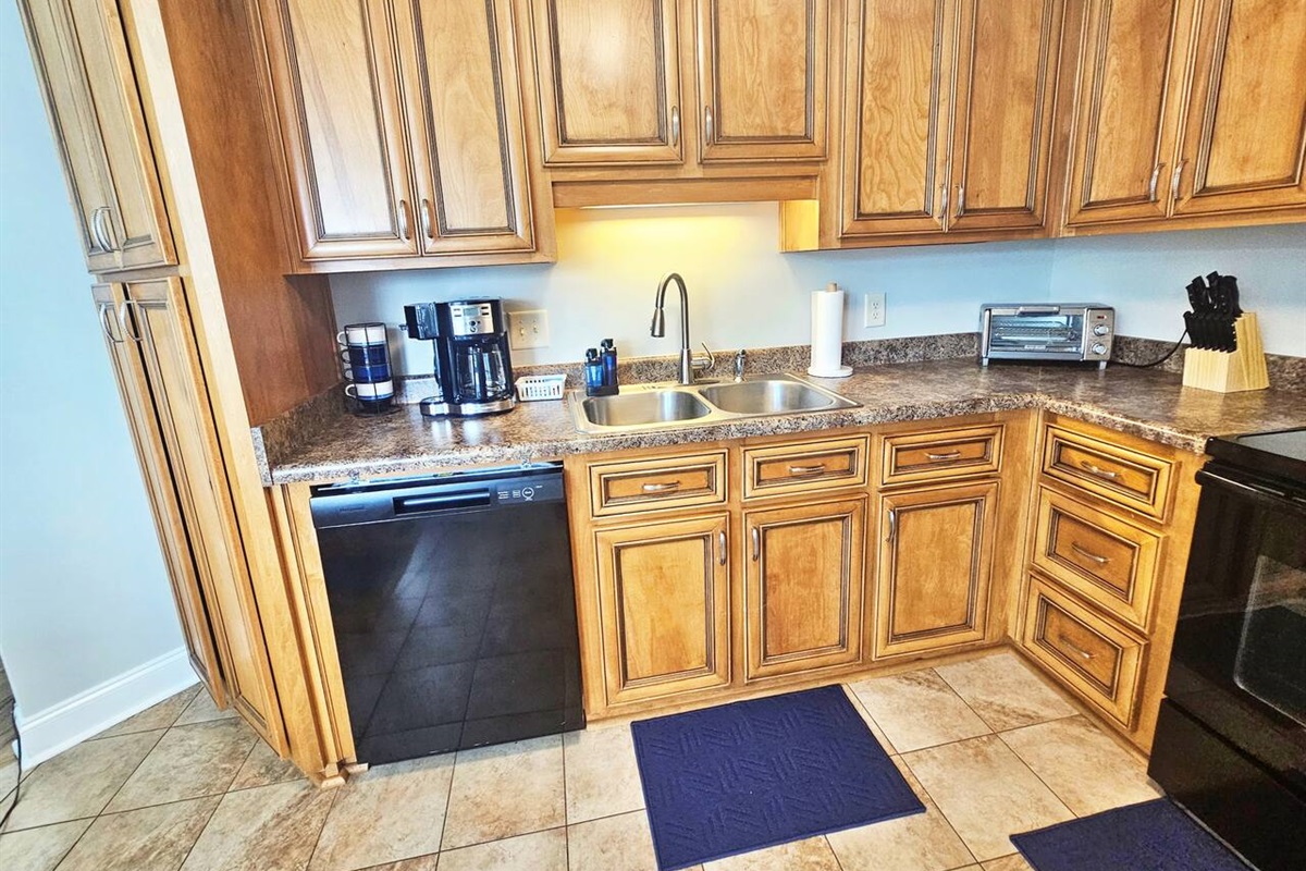 The kitchen is fully equipped with all the necessities and more.
Enjoy complimentary snacks, water, coffee, tea, and condiments upon arrival.  