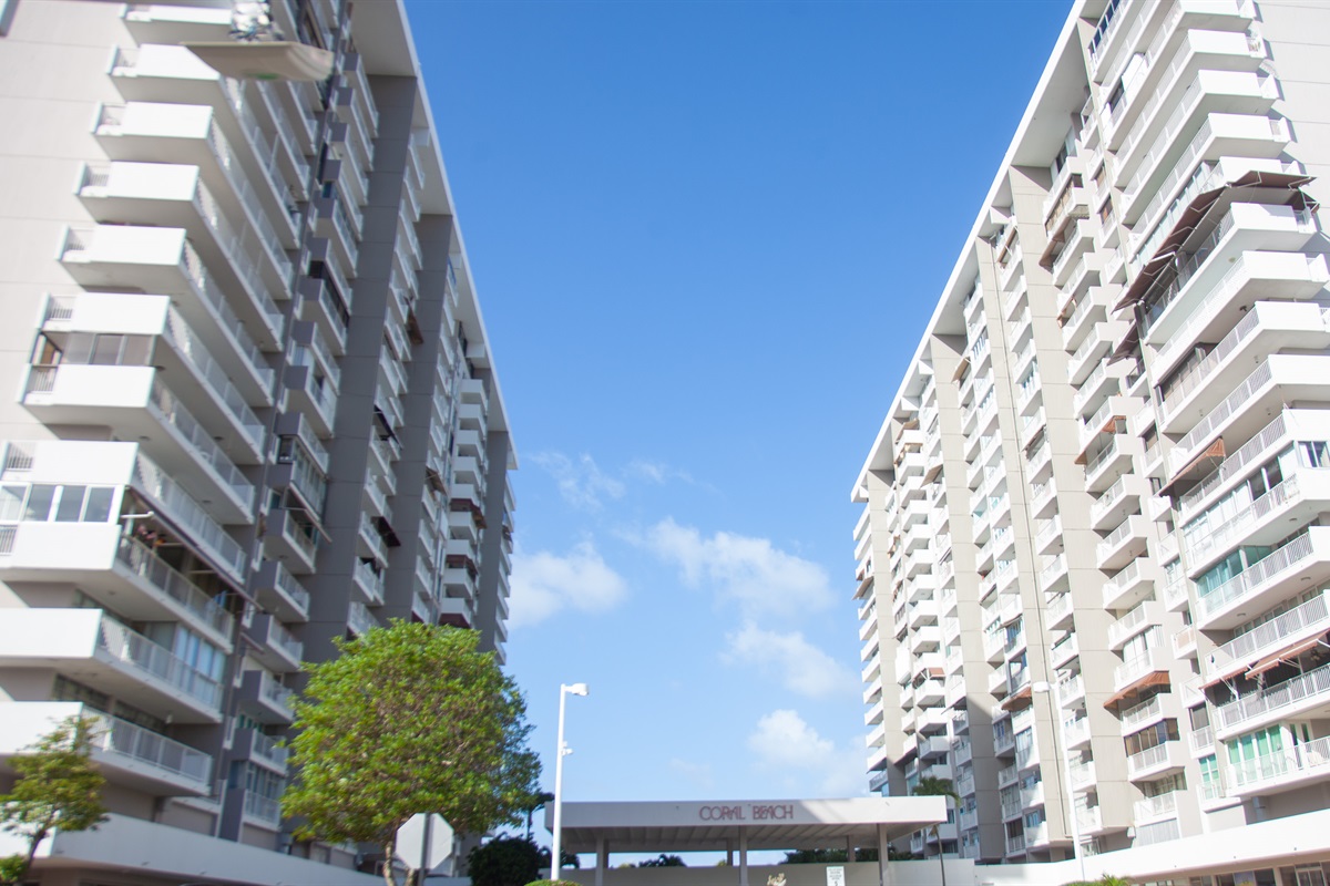 CB14 Big One bedroom apartment with ocean view Green Island Realty