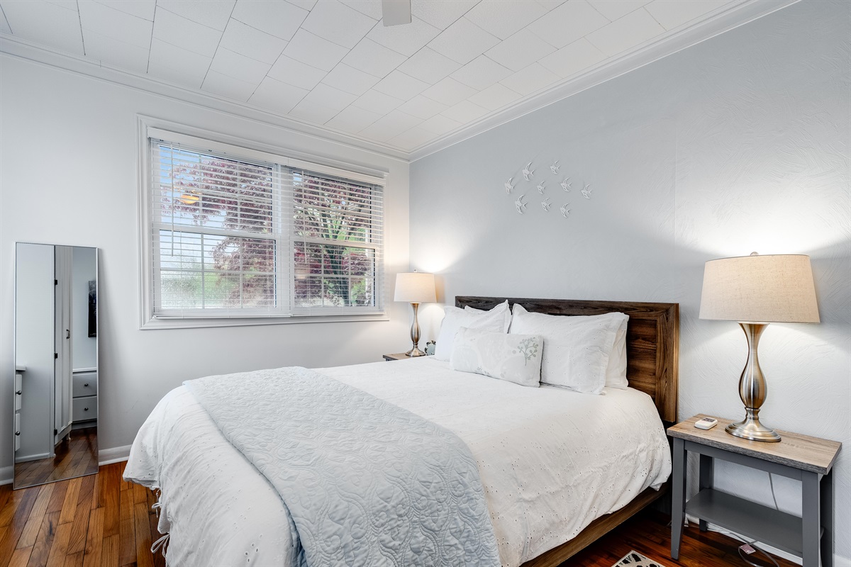 Queen Bedroom