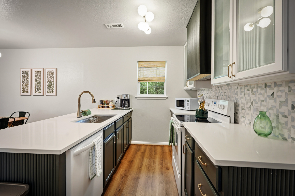 Plenty of countertop space to get your chef on
