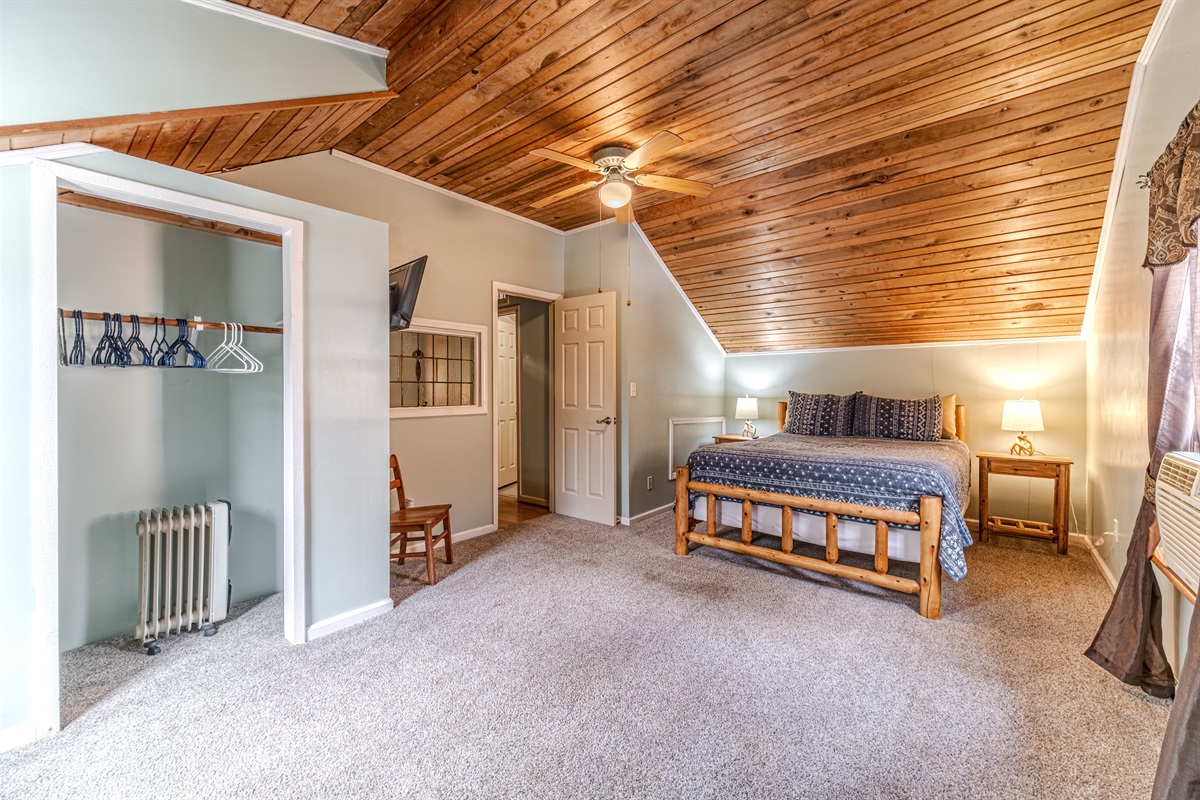 Queen Guest Bedroom Upstairs