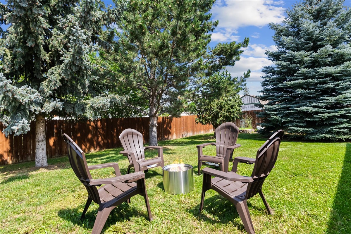 Back Yard Firepit & Chairs