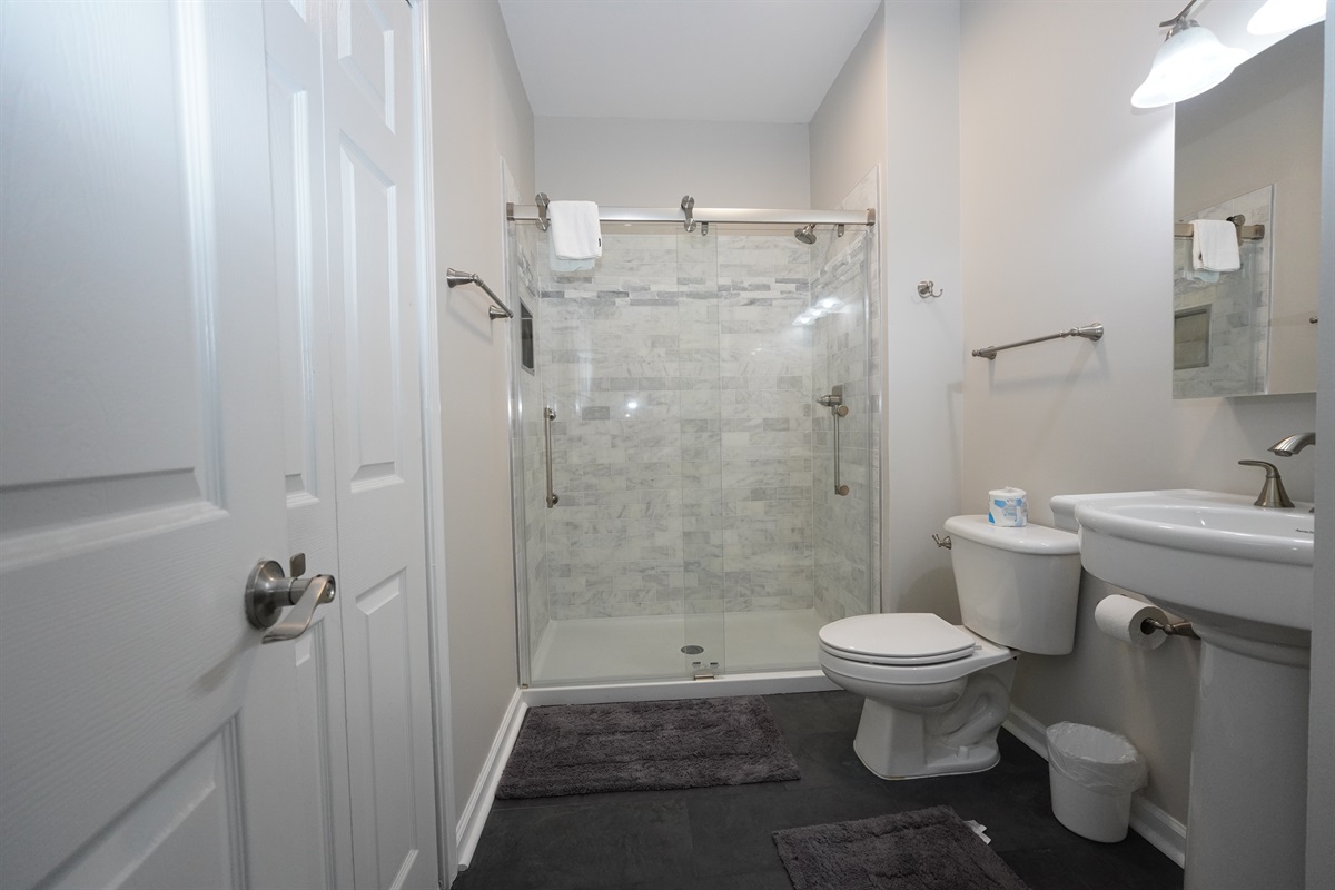 Full Hall Bath