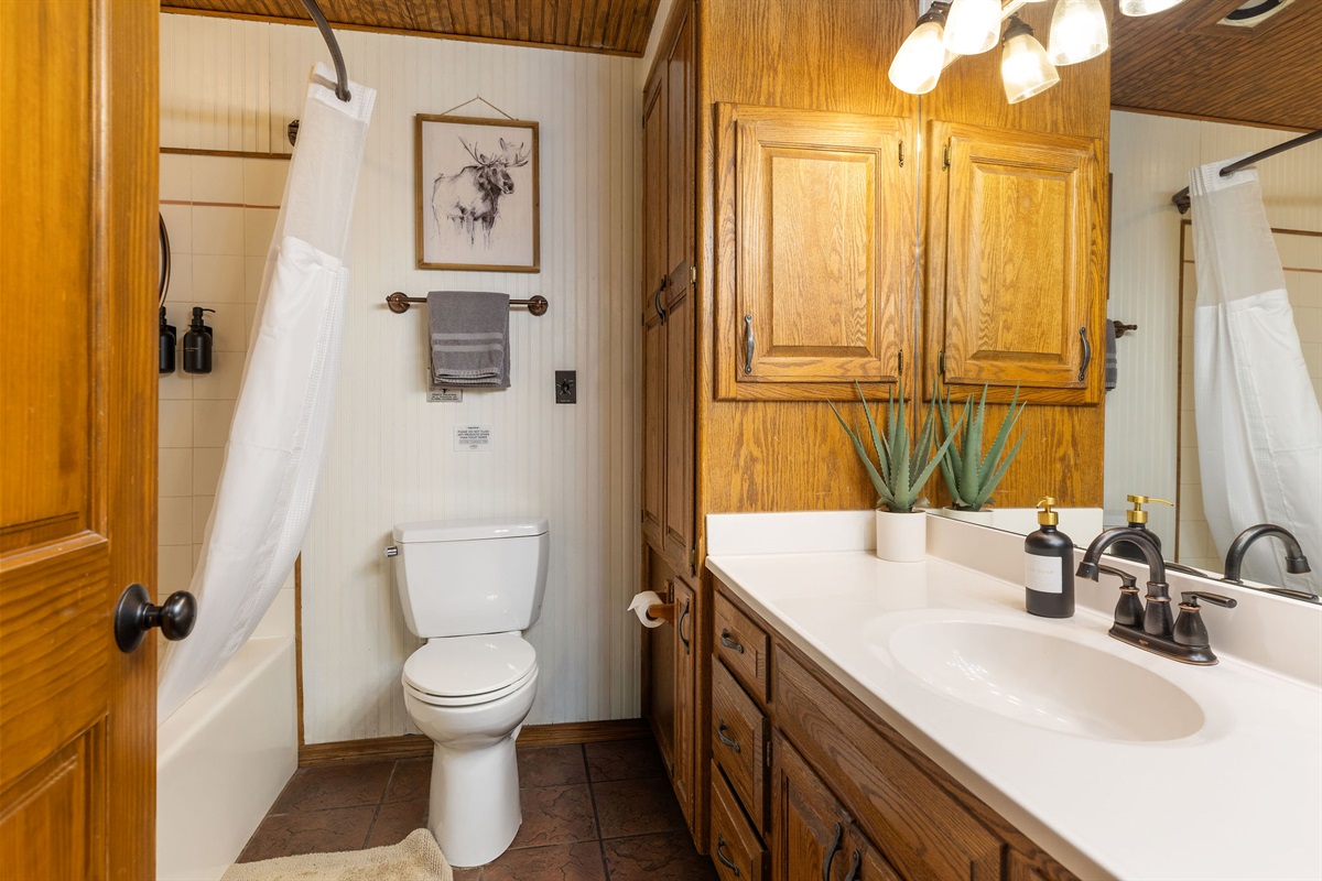 King bedroom #1 ensuite bathroom