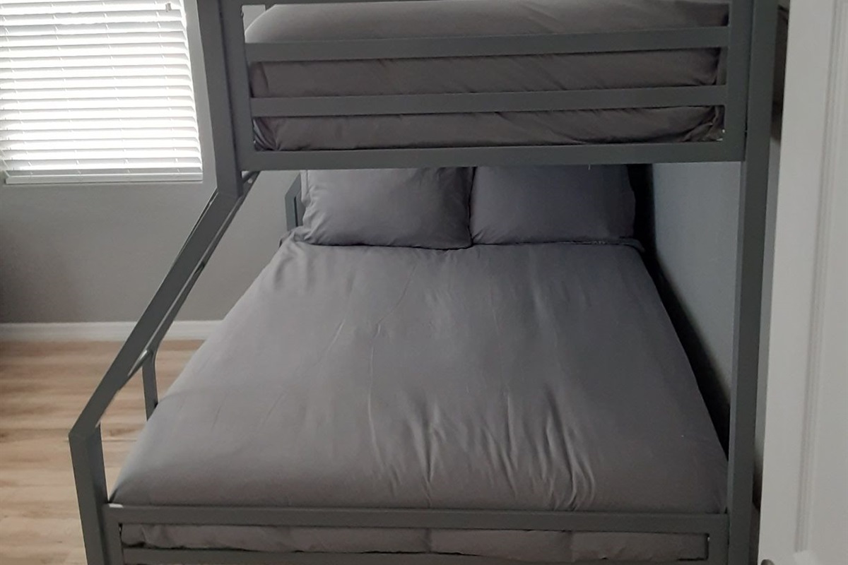 4th bedroom bunk bed - Twin over Full