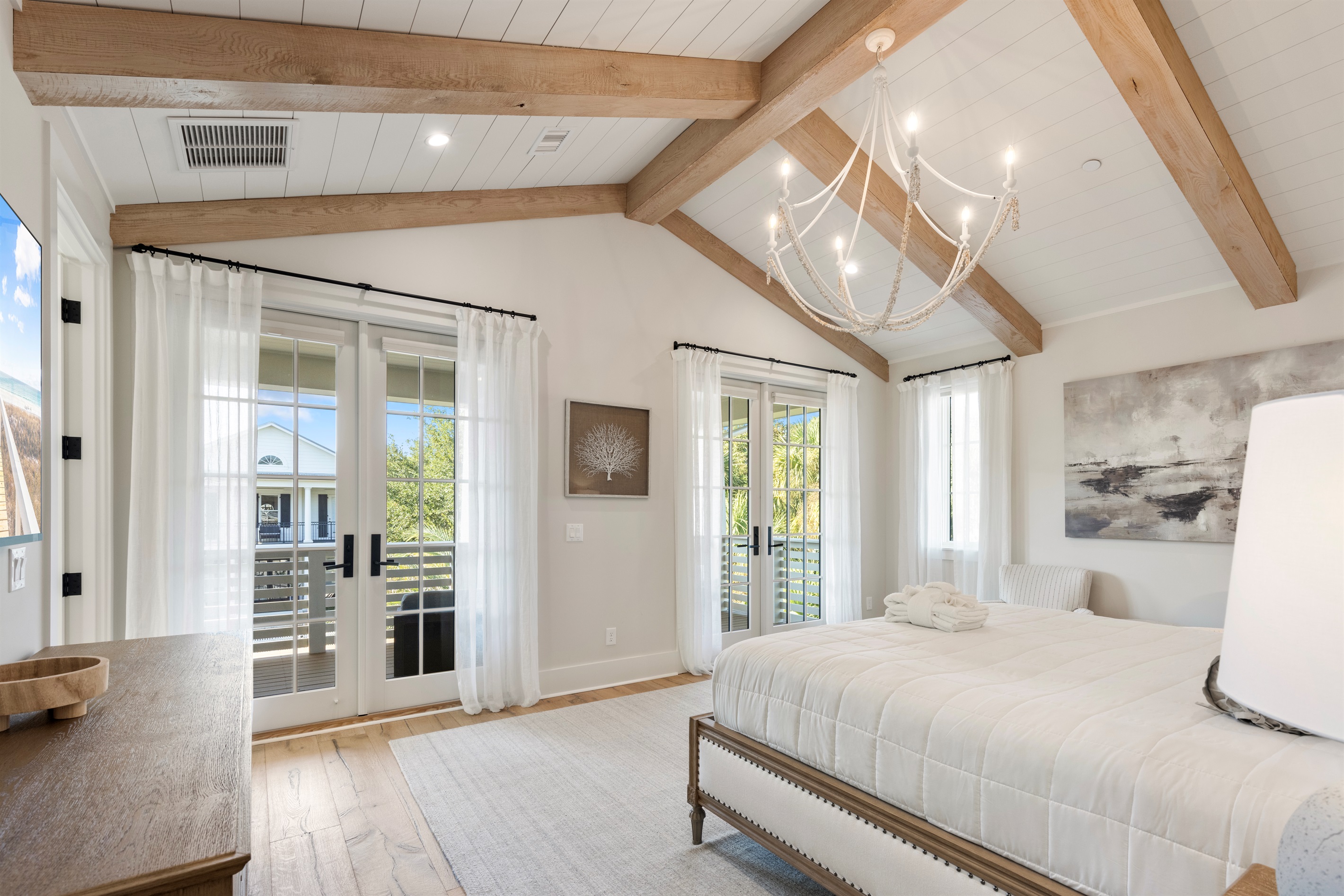 Master Bedroom (2nd Floor)