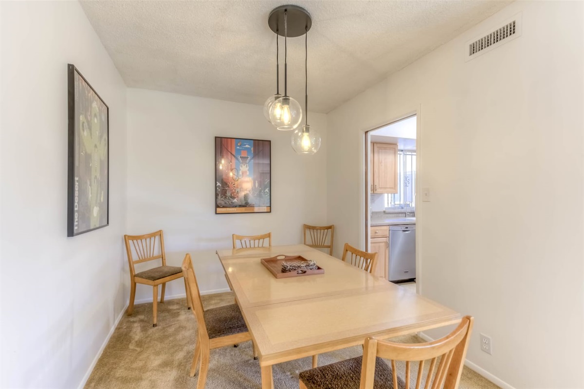 dining room with seating for 6