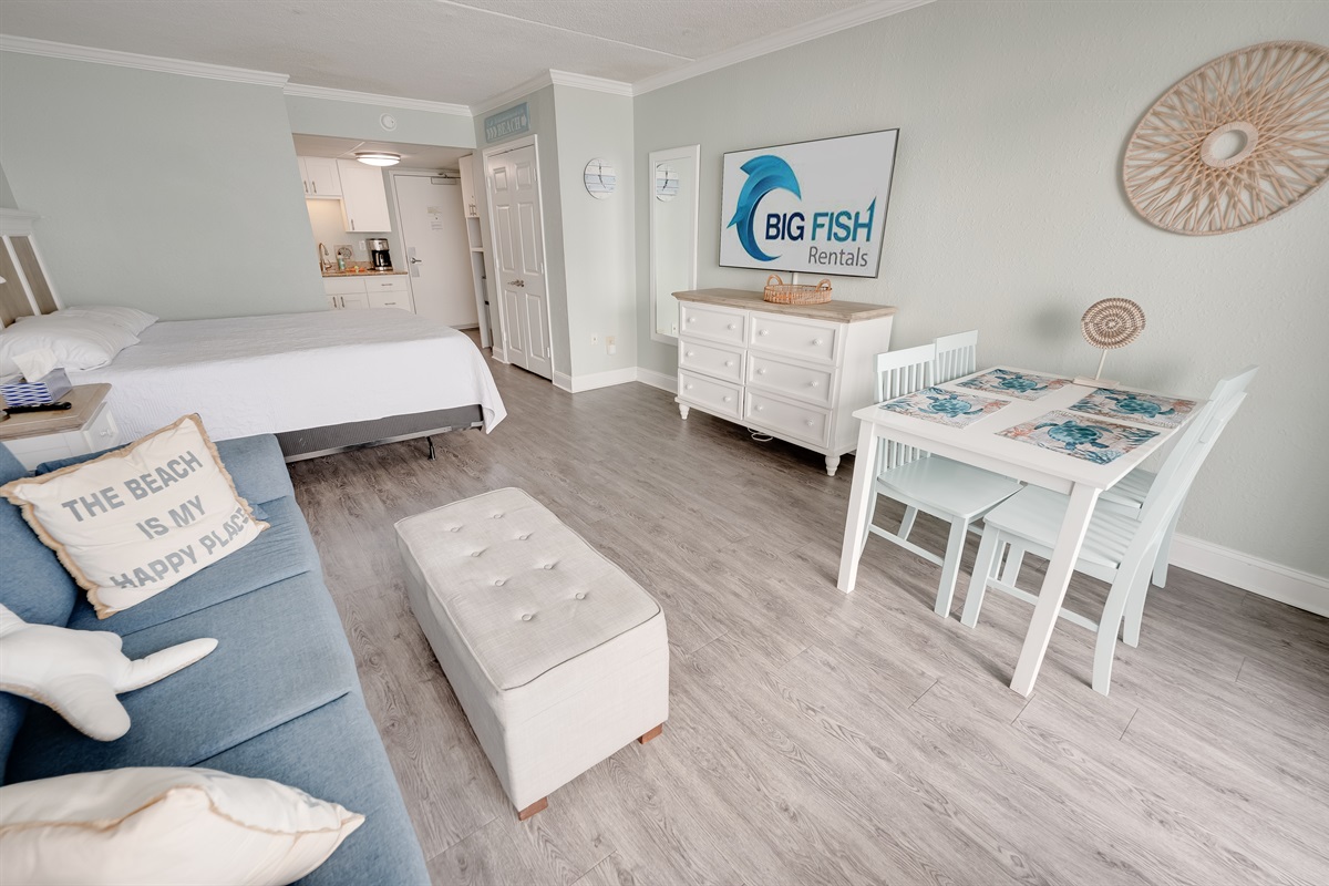 Room with Stunning Views🌊☀️