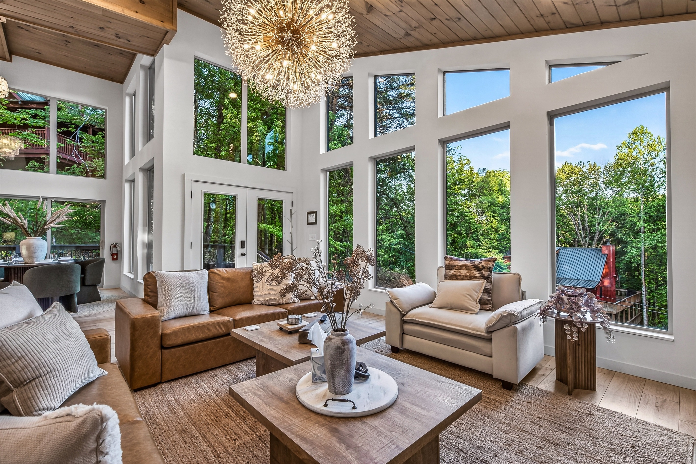 Cozy living room for relaxing in the Great Smoky Mountains 