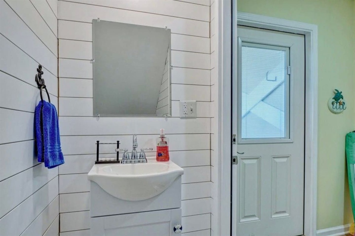 Basement bathroom. This is a half bath. 