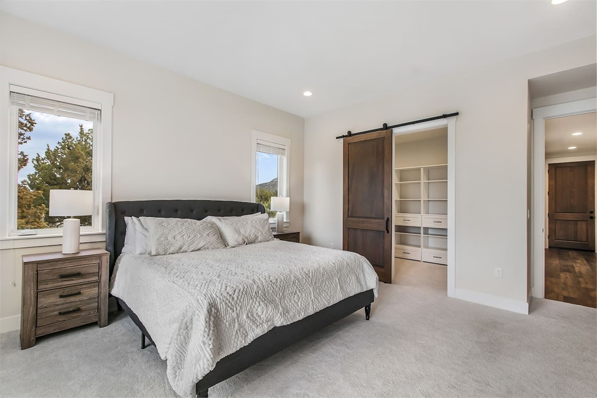 Master Bedroom 1 (King size Bed)