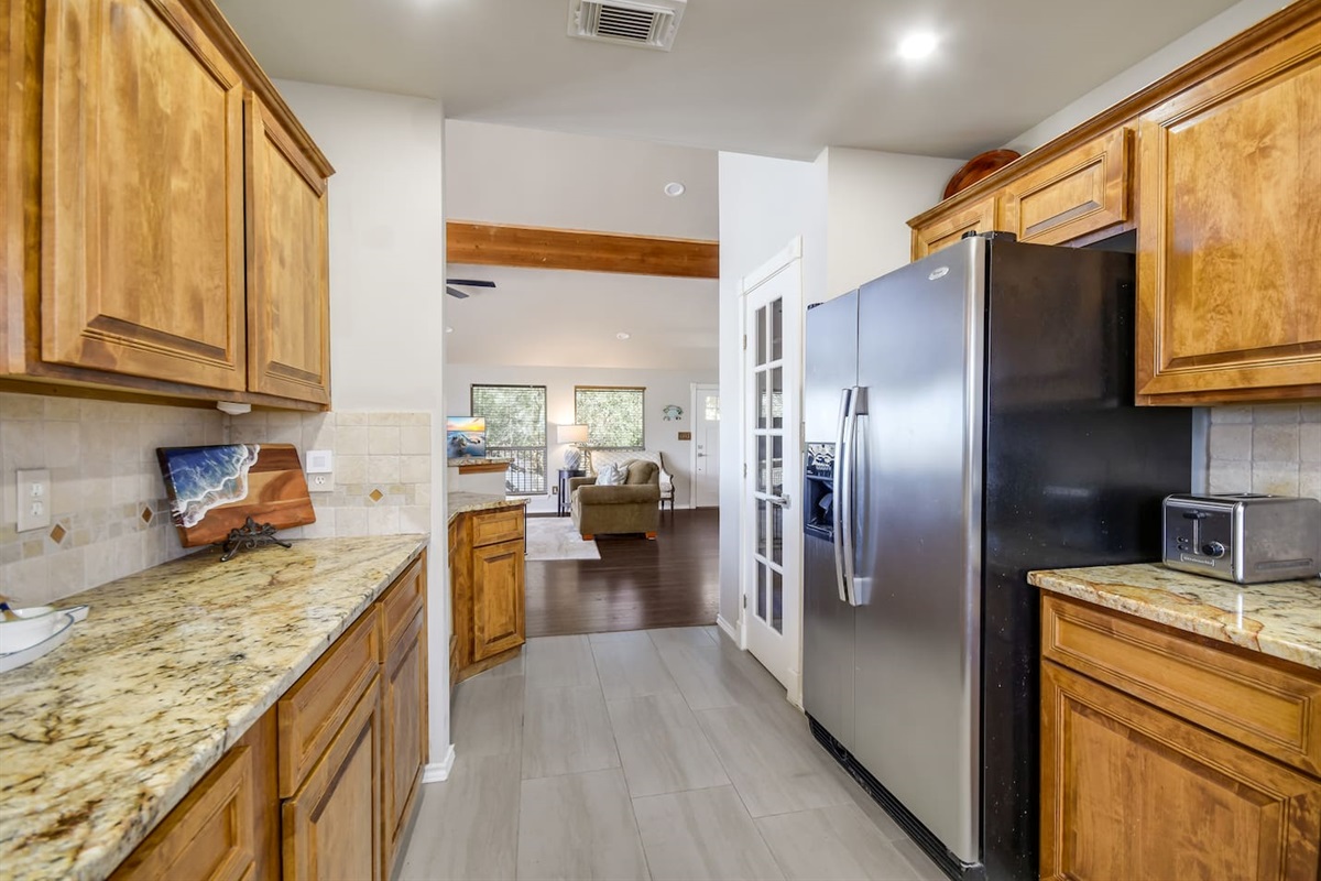 Spacious Kitchen with all Appliances
