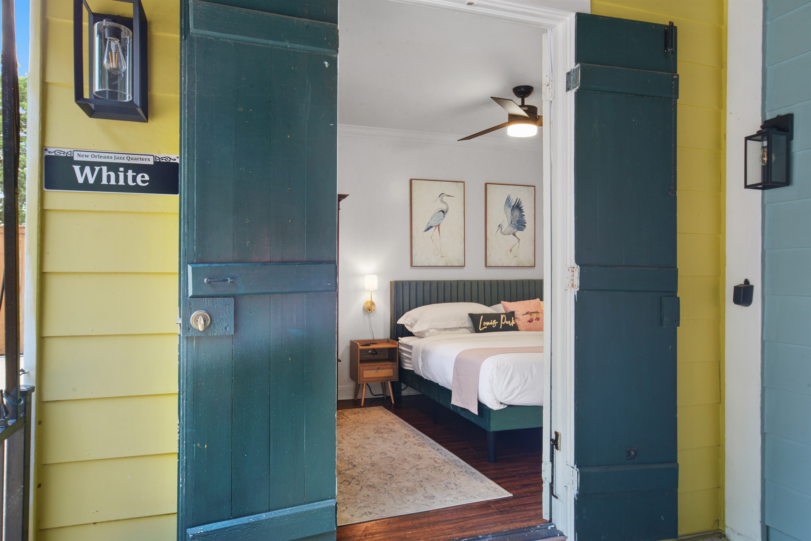 Entrance to the White Guest House