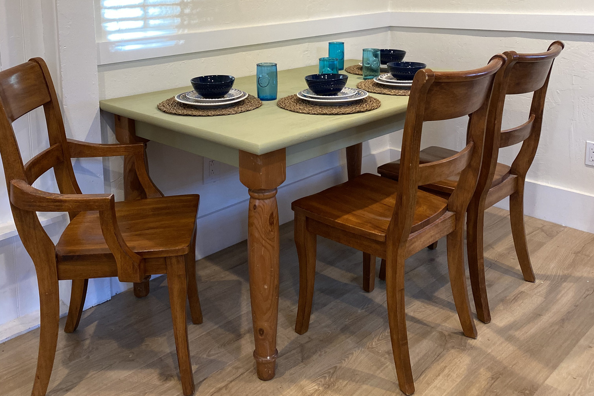 4 Person table and seating