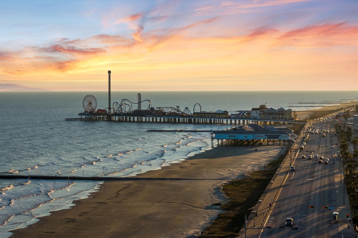 a8e485ef1e7747498a9aec0d7d7dd0b6 Large | Beachhouse | Texas | TX | Vacation Homes | Galveston | Crystal Beach | Kokomo | Breezy Days | Beachfront Elegance | Sunrise Serenity | Southern Sands Property Management, LLC