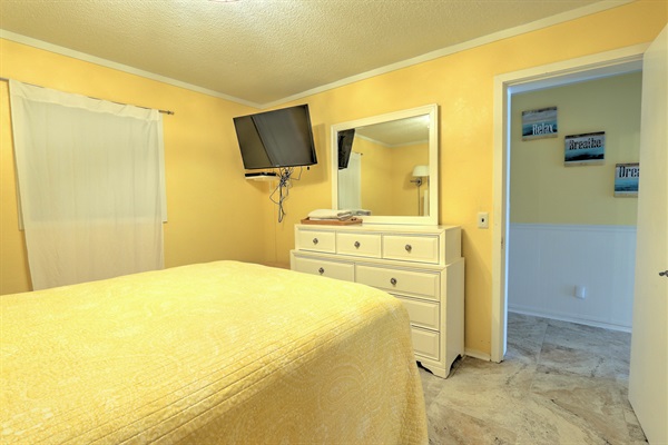 Master Bedroom Queen Adjustable Bed