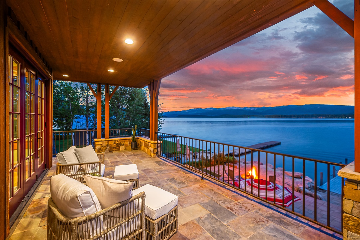Upstairs Patio Overlooks Payette Lake