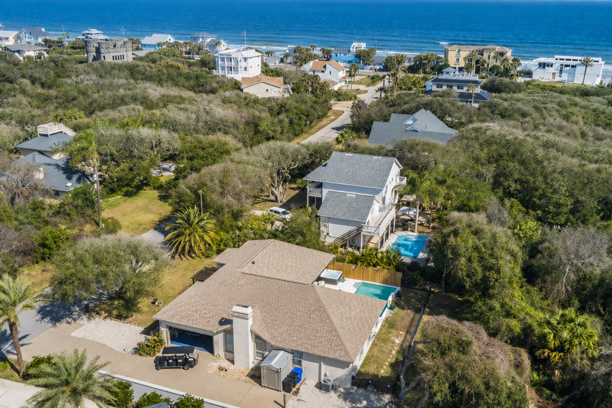 Direct beach access only 4 houses away