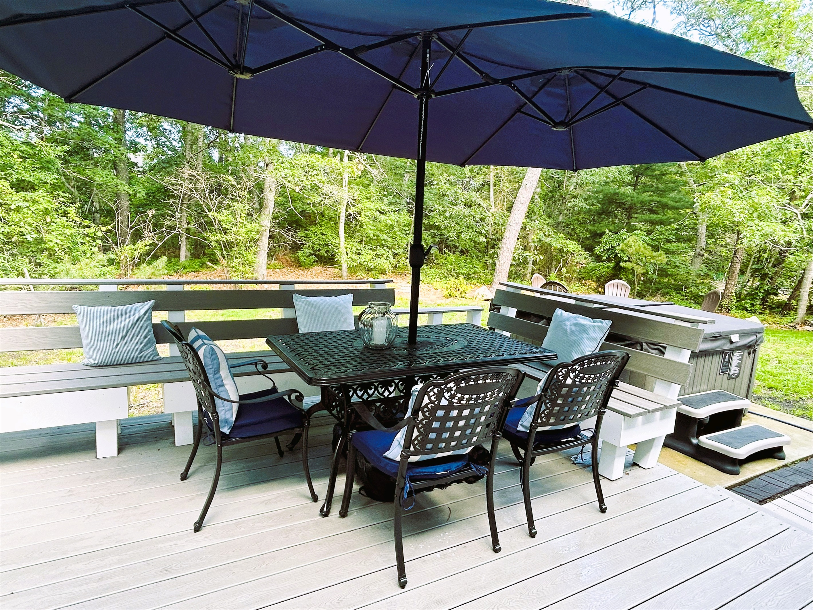 Private Deck, Fire Pit, Hot Tub - Entertains 8+