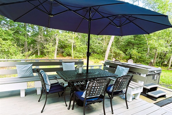 Private Deck, Fire Pit, Hot Tub - Entertains 8+