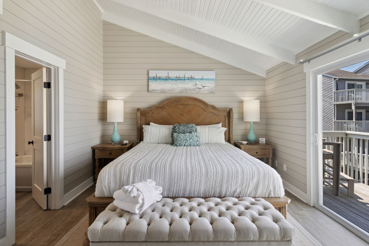 The master suite doesn't feel like a vacation rental &mdash; it feels like a bedroom you'd want in your own home.