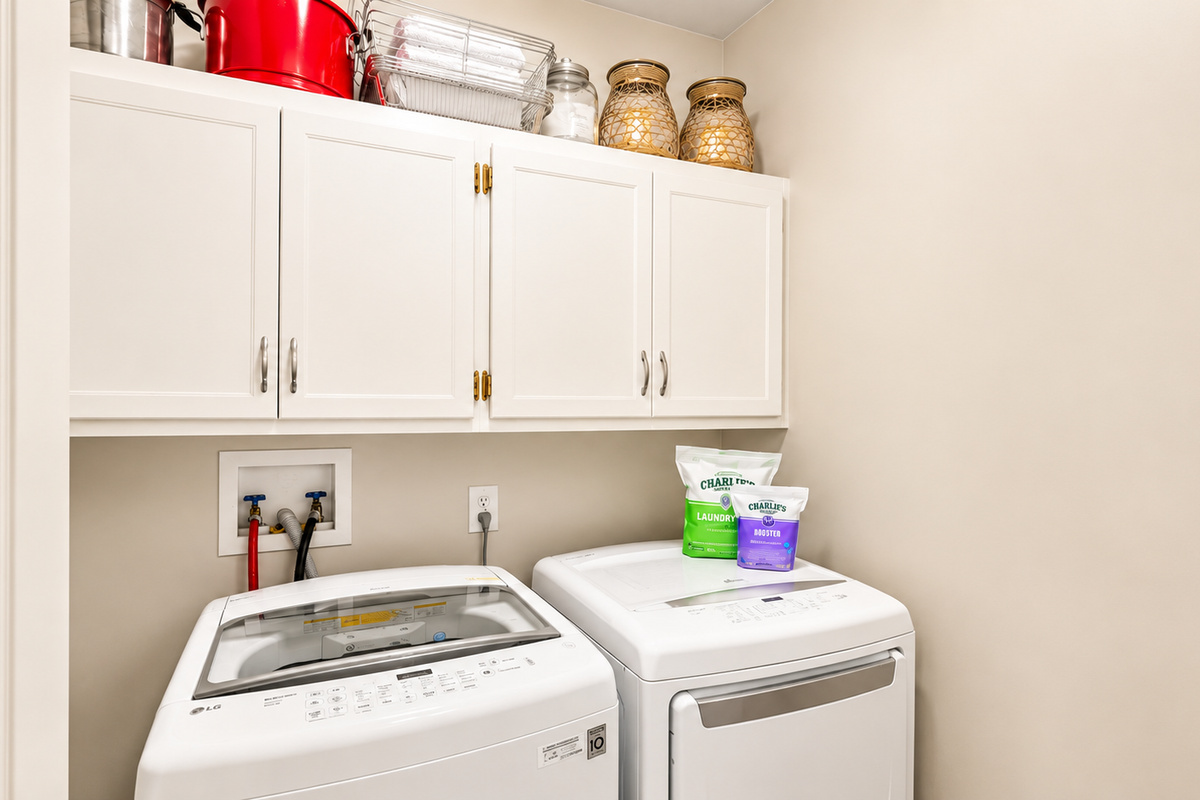 🧺 Full-size laundry with complimentary hypoallergenic detergent, dryer sheets, iron and garment steamer.