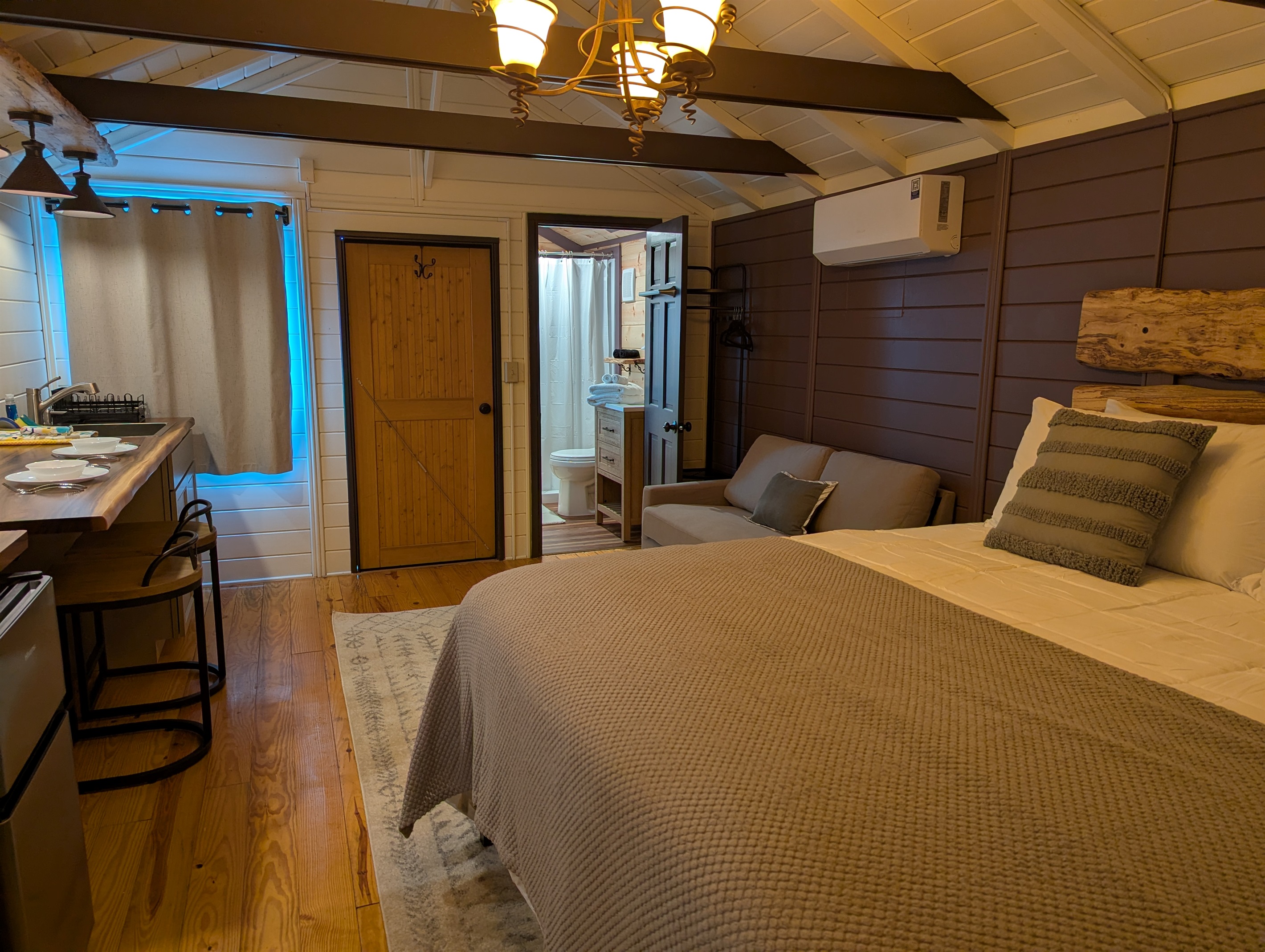 King Bed with private bathroom