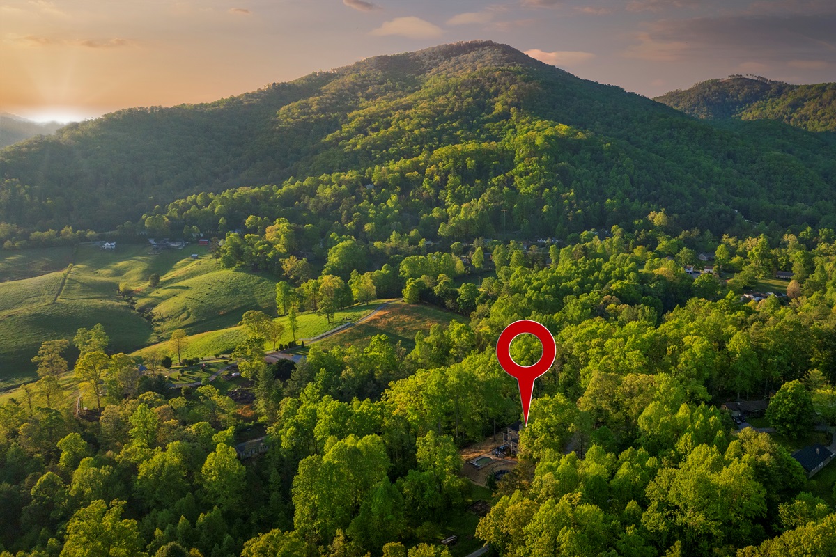 Just outside Asheville, this mountain retreat is hidden in the trees with peaceful views in every direction. Close enough for trips to all the area attractions—yet perfectly secluded for total relaxation.