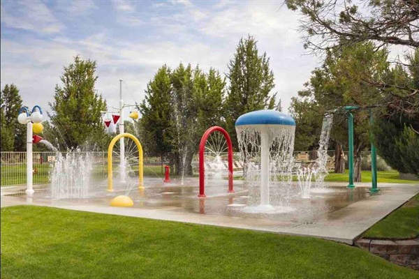 Lakeside Sports Center Splash Pad