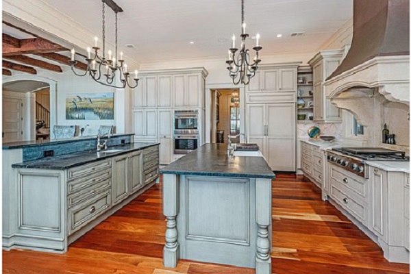 Large Open Kitchen