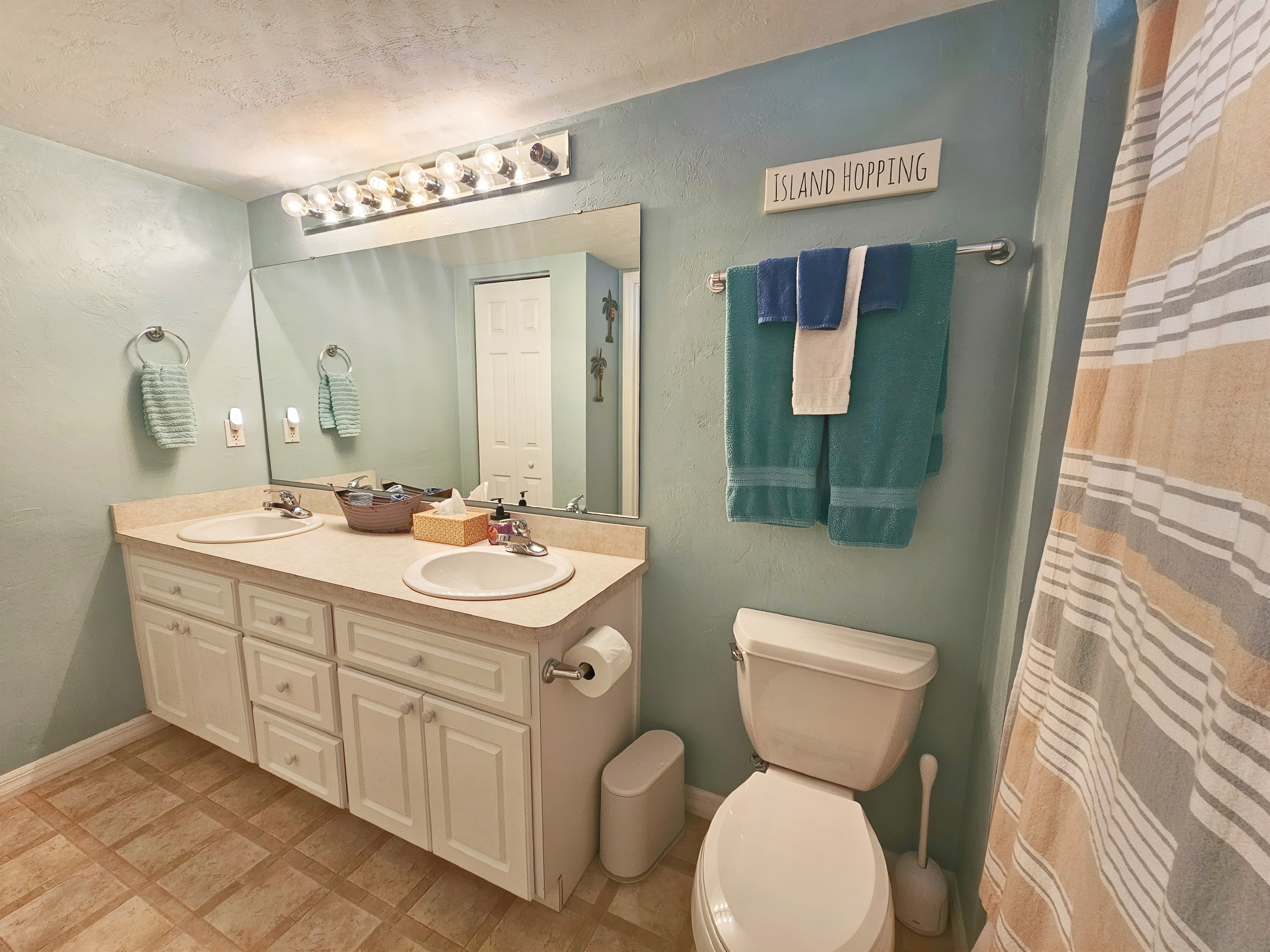 Dual Sinks in Primary Bathroom