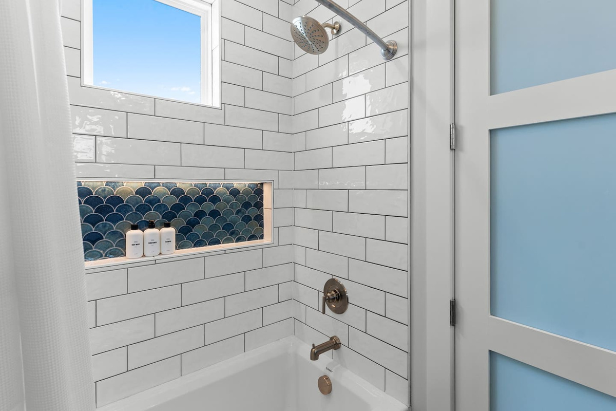 Splish, splash, vacation bath! Our youngest guests will love this kid-friendly tub after days spent building sandcastles, splashing in the pool, and soaking up the sun.