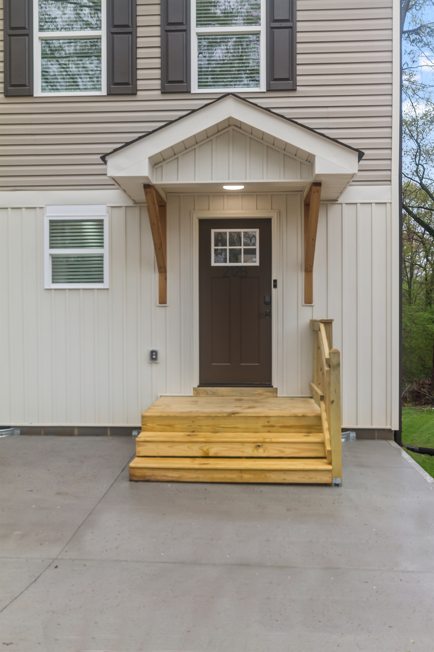 This unit is the right side of the duplex