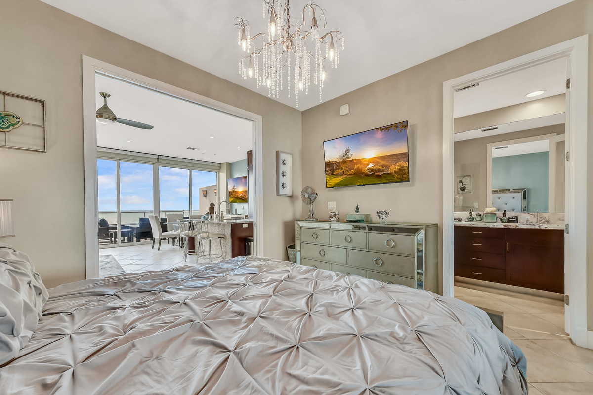 Master bedroom with king bed and 55 inch SMART Cable/Roku television!  Enjoy the privacy and comfort of this inside bedroom.