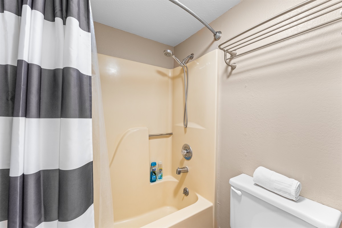 Tub/shower combo keeps bath time and post-show cleanups simple.