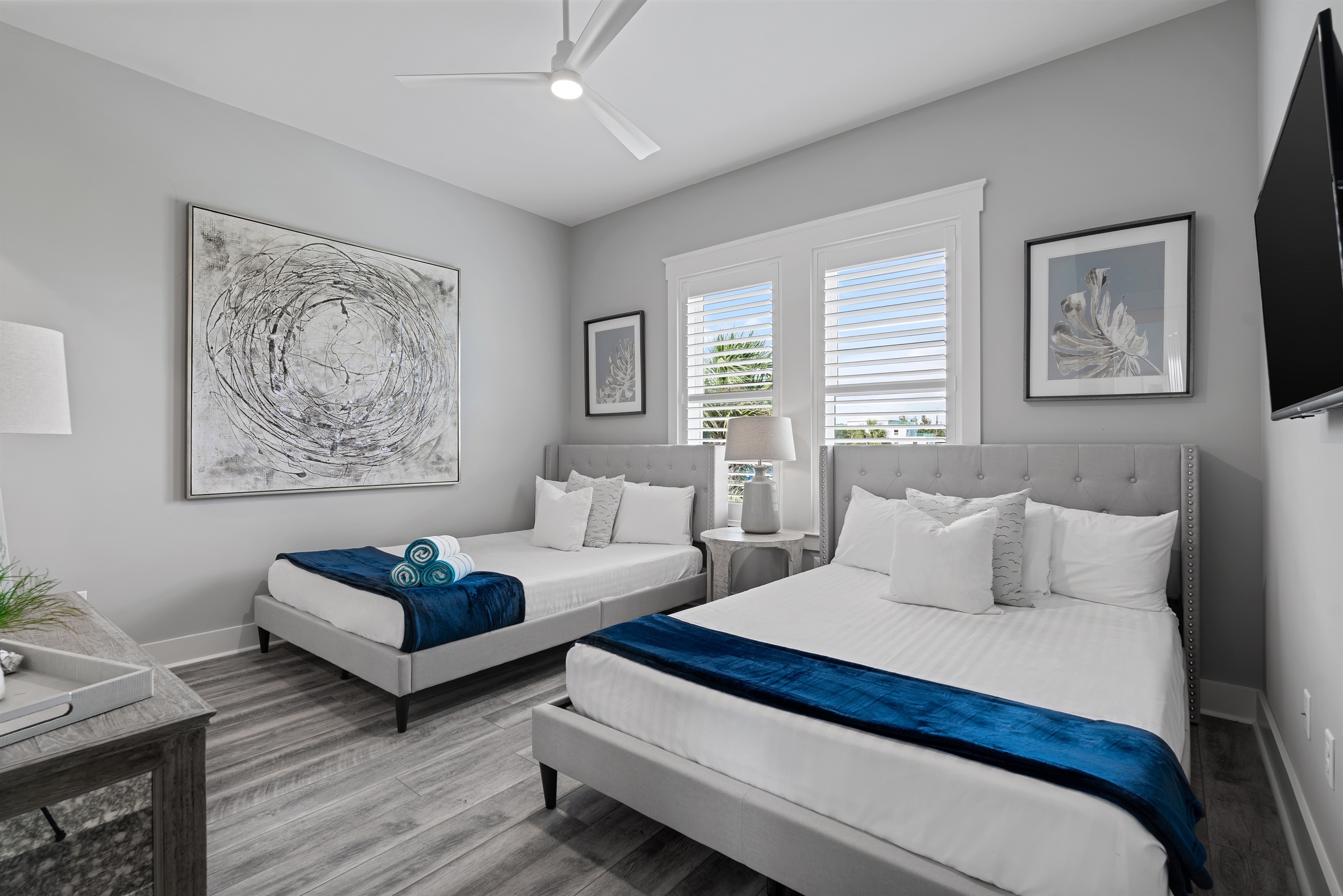 2 Queen Bedroom