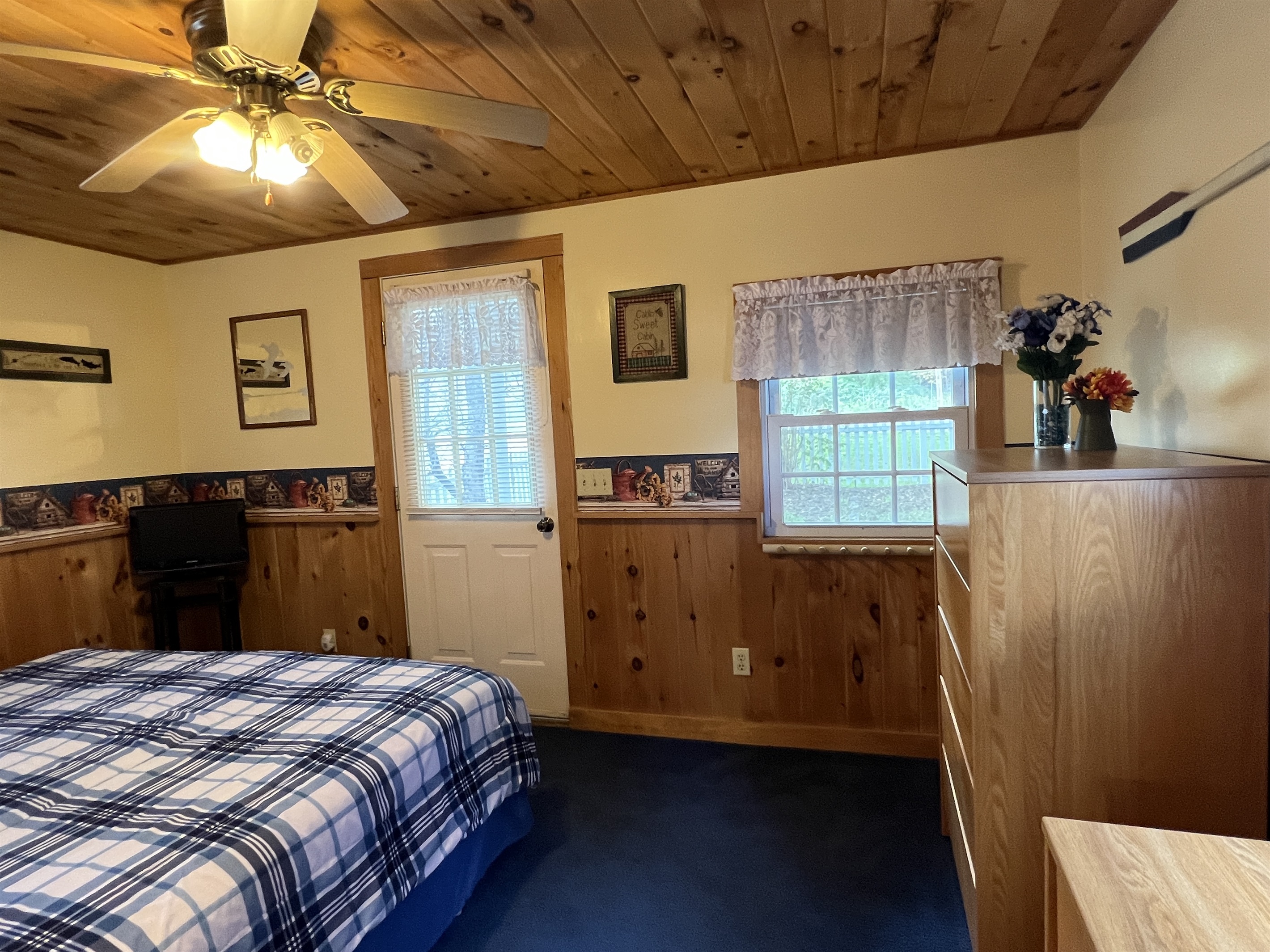 King bedroom with its own private entrance