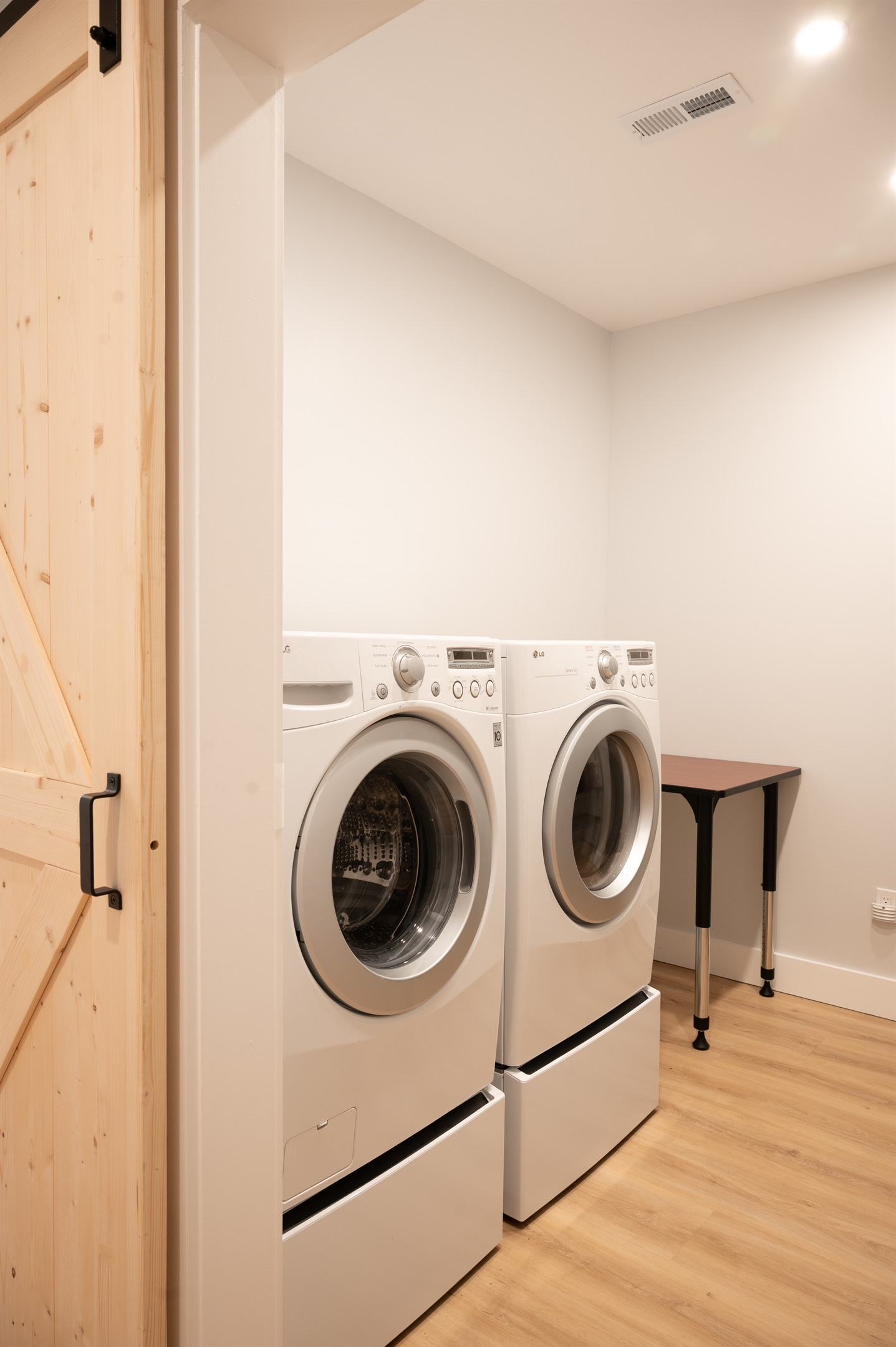 Full sized washer & dryer