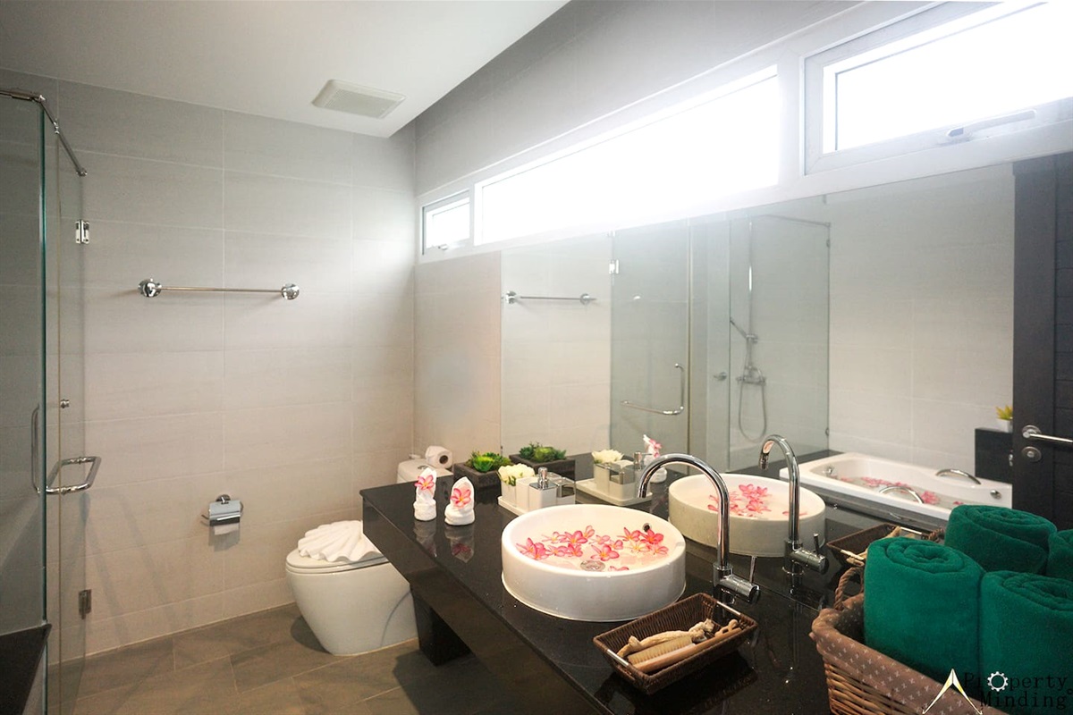 Master bathroom