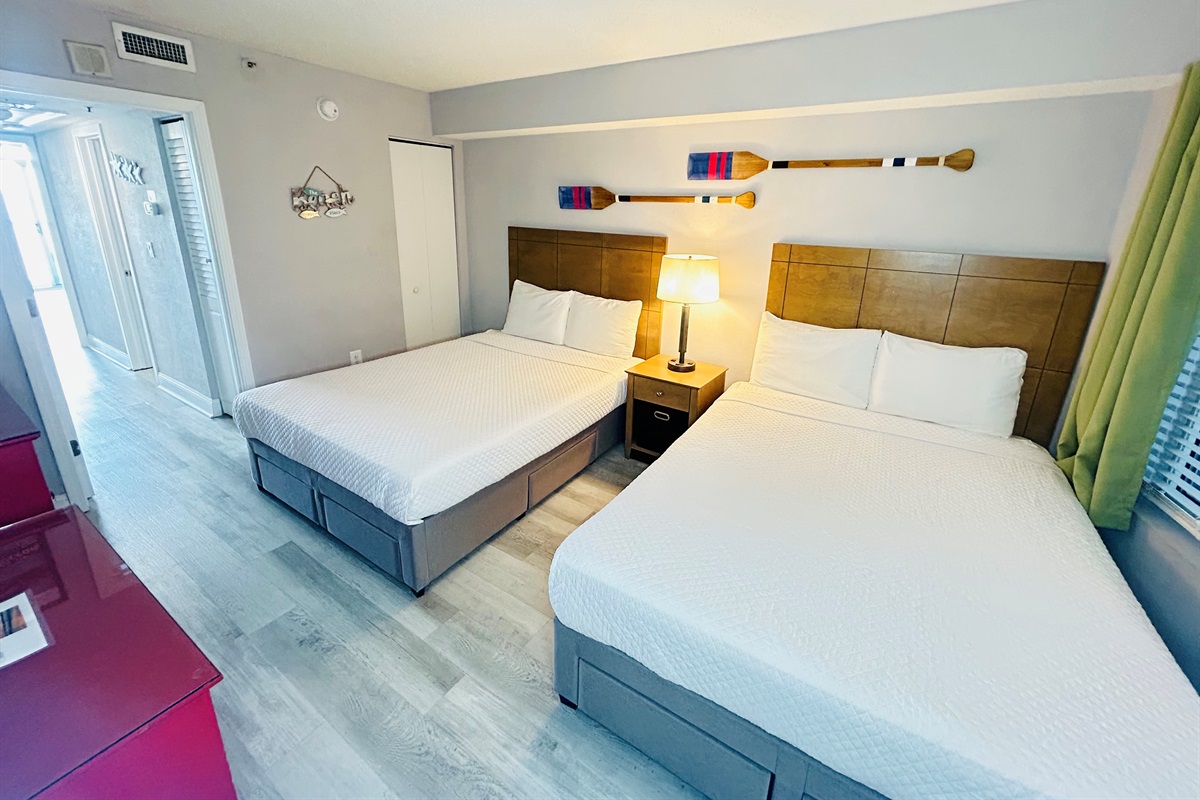 2 Queen Beds in beautifully updated condo