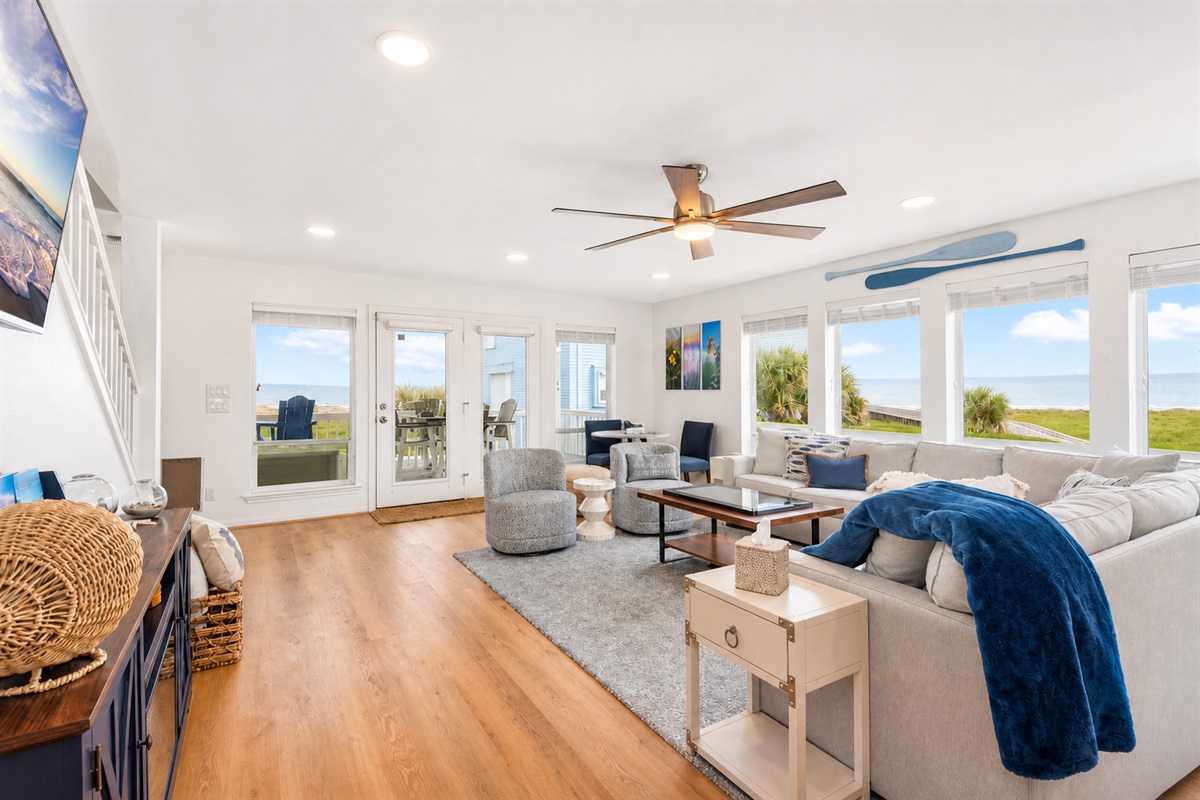 As you step inside, prepare to be bathed in sunlight streaming through the expansive floor-to-ceiling windows. The warm rays not only illuminate the space but also create a soul-soothing ambiance.