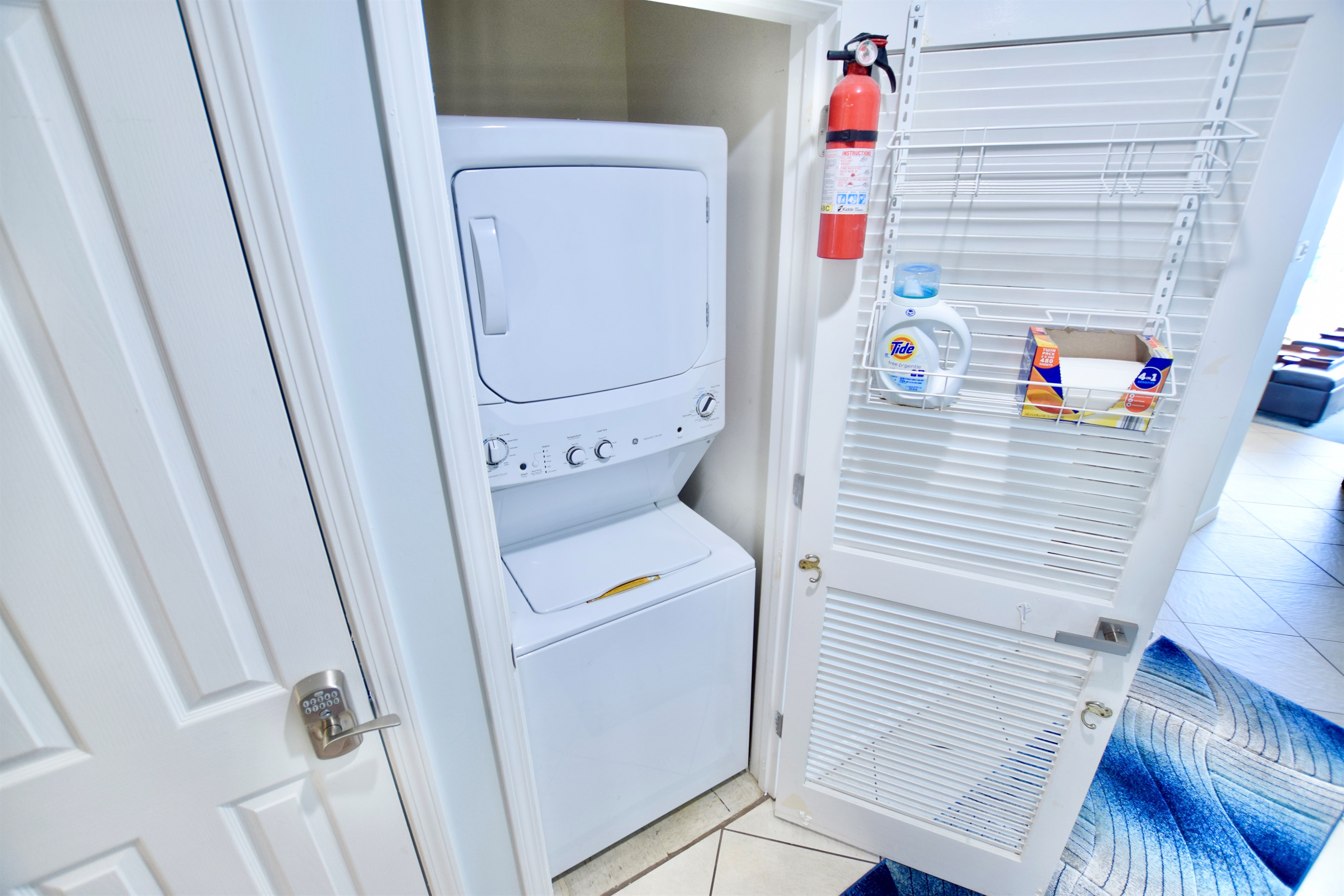 Destin West Gulfside #411: Washer/Dryer